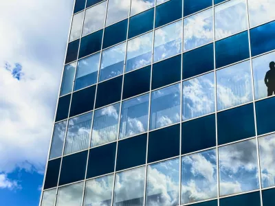 Ob mednarodnem dnevu žvižgačev, ki bo v nedeljo 23. junija raziskujemo, kdo so prijavitelji, ki prijavijo ali razkrijejo informacije o nepravilnih ravnanjih kot so na primer korupcija, goljufije, strokovne napake in malomarnost v delovnem okolju. Od lanskega leta jih &scaron;čiti tudi Zakon o za&scaron;čiti prijaviteljev (t.i.žvižgačev).