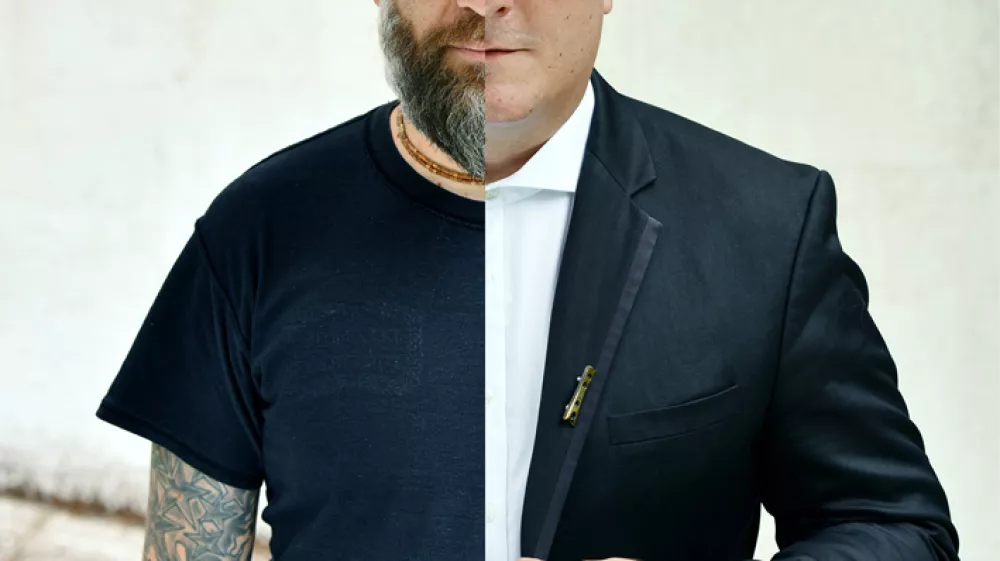 Neandertalčeva pi&scaron;čal je glasbeno naravnana predstava s sapo jemajočimi animacijami, v kateri sta ustvarjalne moči prvič združila Bo&scaron;tjan in Žiga X Gombač. Pod režijo se podpisuje Ivana Djilas. F Peter Uhan