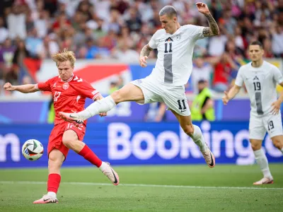 Nemcija, Stuttgart.Tekma evropskega nogometnega prvenstva med Slovenijo in Dansko.Slovenski napadalec Benjamin Sesko.