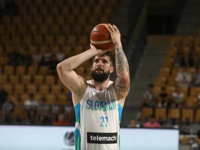 Žiga Dimec- 06.08.2022 &ndash; ko&scaron;arka &ndash; Slovenija: Črna gora, pripravljalna prijateljska tekma gora pred začetkom EP v Nemčiji. //FOTO: Luka Cjuha