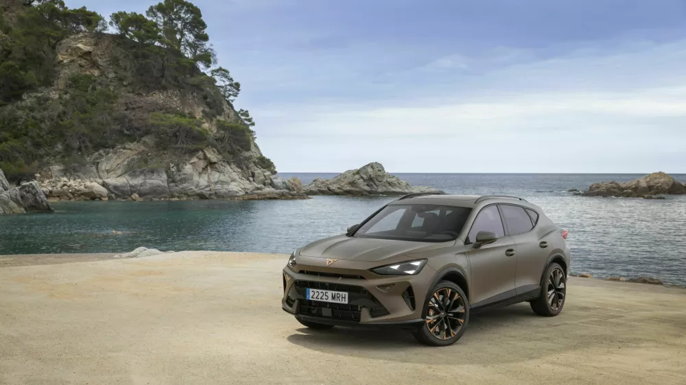 Formentor je zanimivo oblikovani &scaron;portni terenec, katerega odlika je &scaron;portnost. V kombinaciji z najmočnej&scaron;im motorjem je adrenalin v krvi voznika zagotovljen.