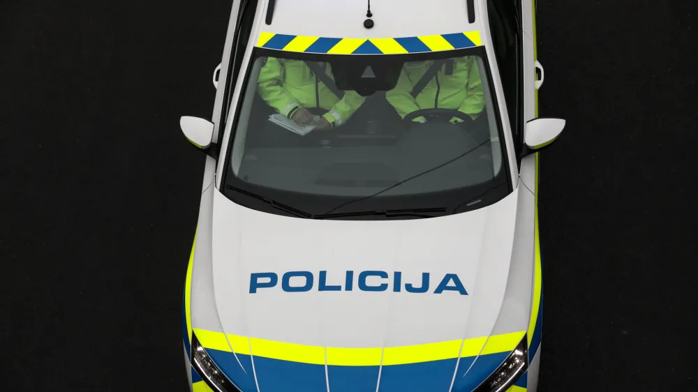- simbolična fotografija - policija - policijski avto - 23.10.2022 &ndash; 26. Ljubljanski maraton 2022 - največji teka&scaron;ki dogodek v Sloveniji - //FOTO: Luka Cjuha
