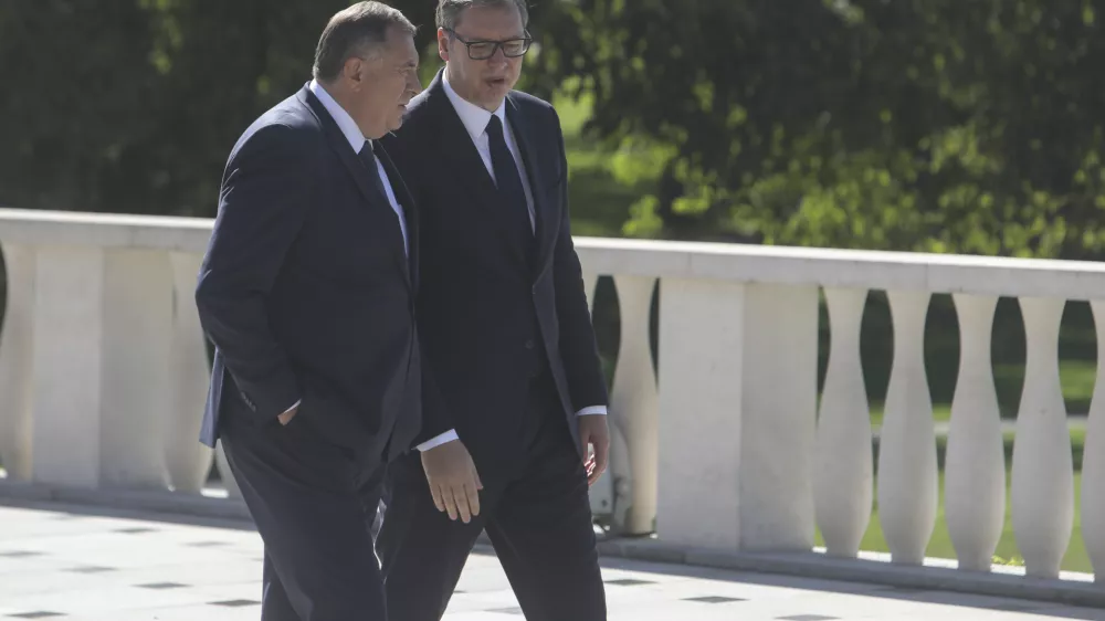 srbski predsednik Aleksandar Vučić, srbski član predsedstva BiH Milorad Dodik- 12.09.2022 - Brdo pri Kranju &ndash; Vrh pobude Brdo-Brioni &ndash; srečanje predsednikov držav zahodnega Balkana, //FOTO: Jaka Gasar