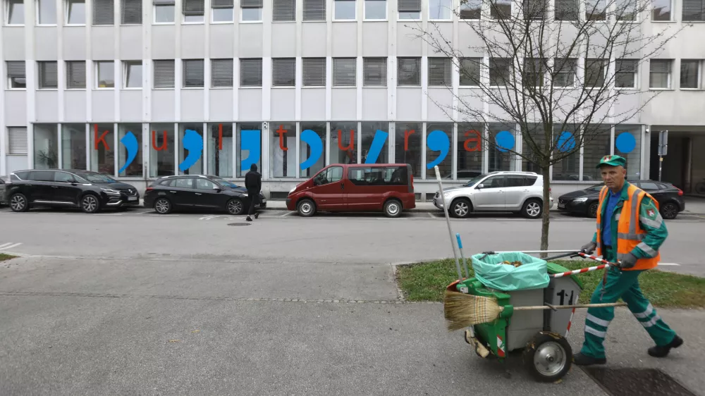 - 18.10.2022 &ndash; Ministrstvo za kulturo MZK - Maistrova ulica 10 //FOTO: Luka Cjuha