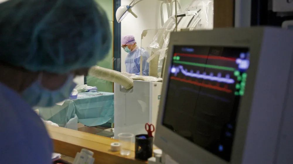 - simbolična fotografija - zdravstvo - - Klinični oddelek za kardiologijo - UKC, Univerzitetni klinični center Ljubbljana //FOTO: Bojan Velikonja