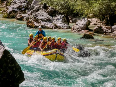 Rafting na Soči, cilj pri Trnovem ob Soči- Soča rafting Bovec -- 14.08.2016 - Posočje - Poletni Dnevnik - počitni&scaron;ka reportaža - poletno dopustovanje - turizem -     //FOTO: Bojan Velikonja / Foto: Bojan Velikonja