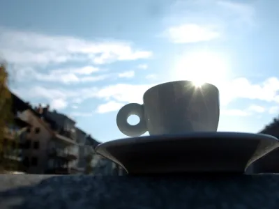 kava &ndash; skodelica kave , //FOTO: Matej Pov&scaron;eOPOMBA: ZA OBJAVO V ČASOPISU DNEVNIK