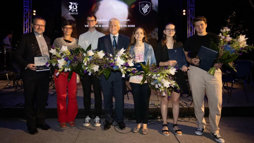 V Medvodah so ob trideseti obletnici občine podelili priznanja najbolj prizadevnim občanom.

&nbsp;