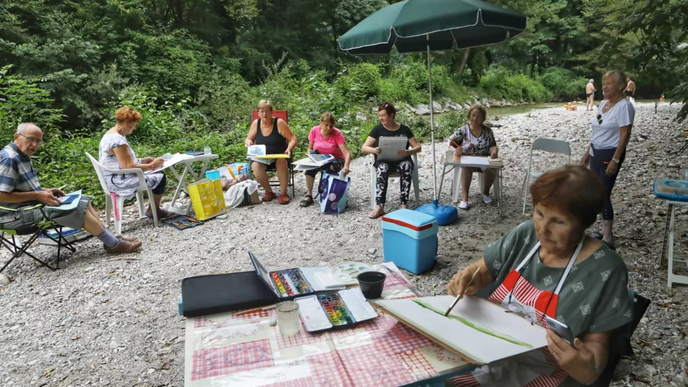 dru&scaron;tvo franc govekar Ig10.07.2024 - I&scaron;ki vintgar - poletna ohladitev - vročinski val - poletne počitniceFOTO: Luka Cjuha