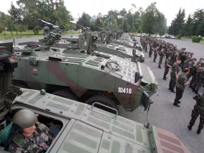 Prevzem 16. oklepnikov Patria v Voja&scaron;nici General Maister v Mariboru //FOTO: Luka CjuhaOPOMBA: ZA OBJAVO V ČASOPISU DNEVNIK