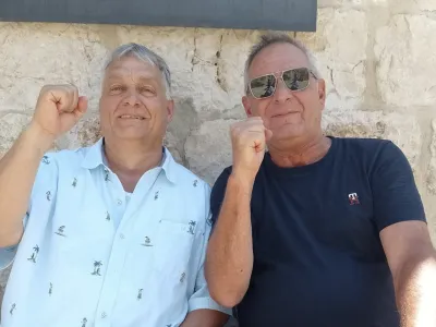 Viktor Orban (levo) tokrat dopustuje na otoku Visu. F facebook