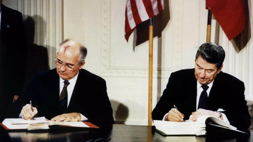 FILE PHOTO: U.S. President Ronald Reagan (R) and Soviet President Mikhail Gorbachev sign the Intermediate-Range Nuclear Forces (INF) treaty in the White House December 8 1987. REUTERS//File Photo