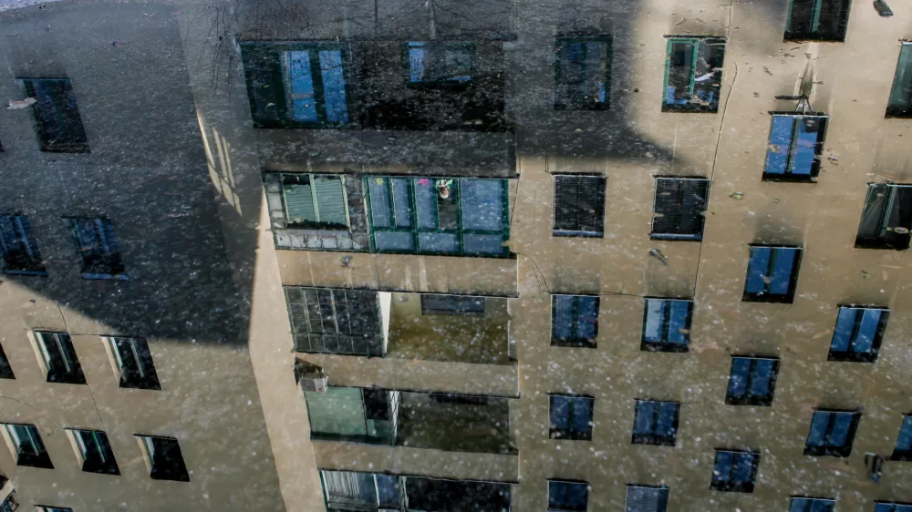 simbolična fotografija - stanovanjska soseska -- nepremičnine - davki - dajatve - prispevki, nepremičninski davek, davek na nepremičnine - lastniki - najemniki - energetski zakon -  //FOTO: Bojan Velikonja