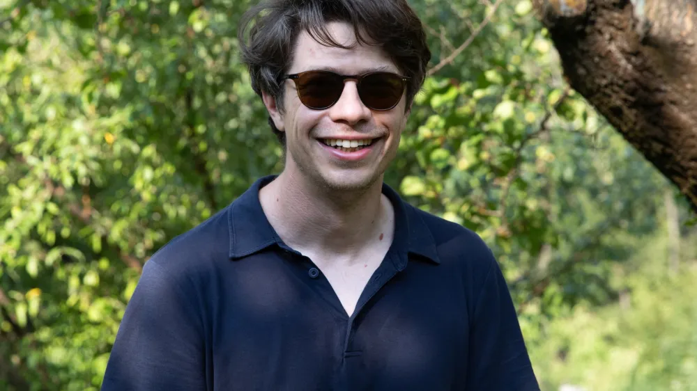 Gregor Božič: Popolnoma smo se podredili diktatu globalnega trga, ki upo&scaron;teva samo velikost, videz in dolgotrajnost plodov na policah trgovin, nič od tega pa nima veze ne z zdravim&nbsp;ne z okusnim sadjem. F Jaka Jera&scaron;a