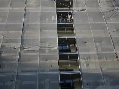 Zaradi neustrezne ozave&scaron;čenosti o potresni ogroženosti se ljudje pogosto osredotočajo le na energetsko učinkovitost in videz stavbe.

&nbsp;

&nbsp;