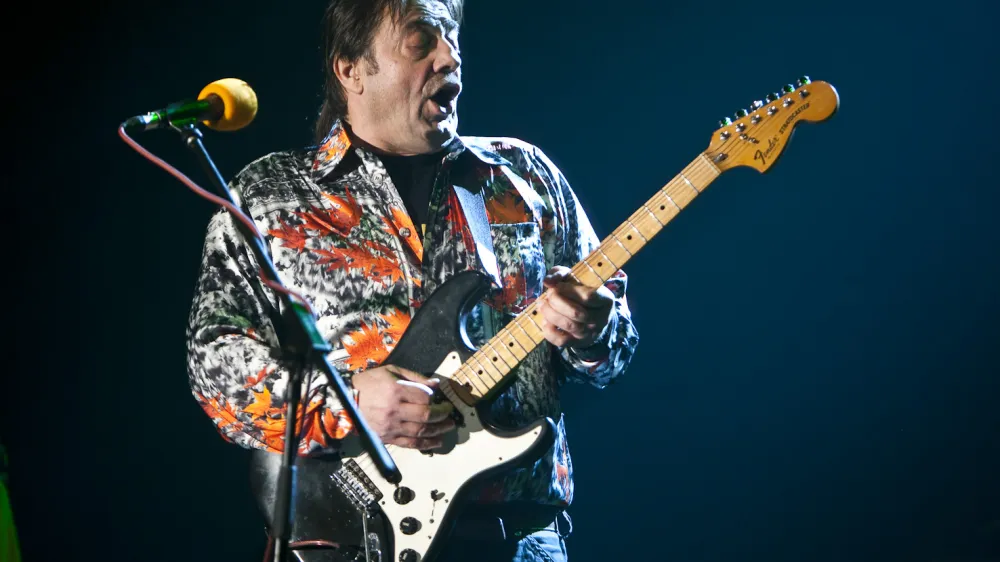 Pavle Kavec spada med slovenske kitarske heroje.

&nbsp;

&nbsp;

&nbsp;