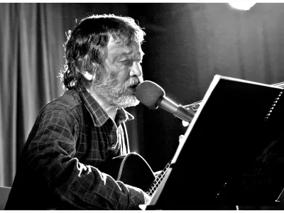 Tomaž Pengov na koncertu v Klubu Zakon na Vrhniki 15. marca 2008

&nbsp;

&nbsp;

&nbsp;