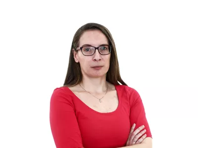 Vanja BrkićZA ONLINE - Redakcija Dnevnik 2024 - portreti za komentarje in kolumne - kolumnisti - komentatorji &ndash; novinarji - portret //FOTO: Luka Cjuha