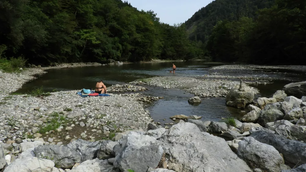 Sel&scaron;ka Sora naravno kopali&scaron;če / Foto: Katja Petrovec