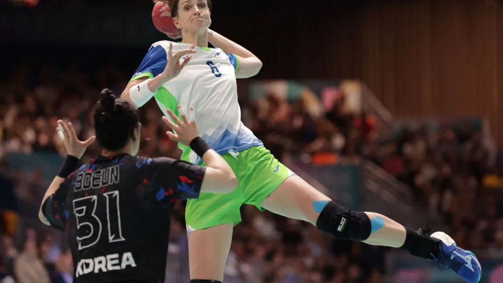 Ana Gros je k zmagi Slovenije prispevala pet golov.

&nbsp;

&nbsp;