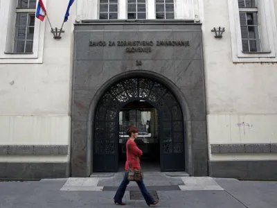 - Zavod za zdravstveno zavarovanje Slovenije (ZZZS), Miklo&scaron;ičeva cesta 24 v Ljubljani - stavba Miklo&scaron;ičeva cesta 24, - ilustrativna fotografija - //FOTO: Jaka Gasar