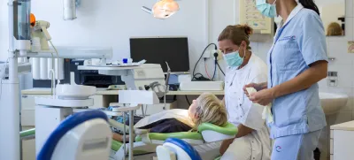 Matic Štajer- 01.09.2016 - simbolična fotografija - Stomatološka klinika UKC v Ljubljani - Center za otroško in preventivno zobozdravstvo (COPZ) - specialistično otroško zobozdravstvo - dentalna medicina - zobna medicina - zobozdravstvo - stomatologija - zob - zobna protetika -..//FOTO: Maja Marko