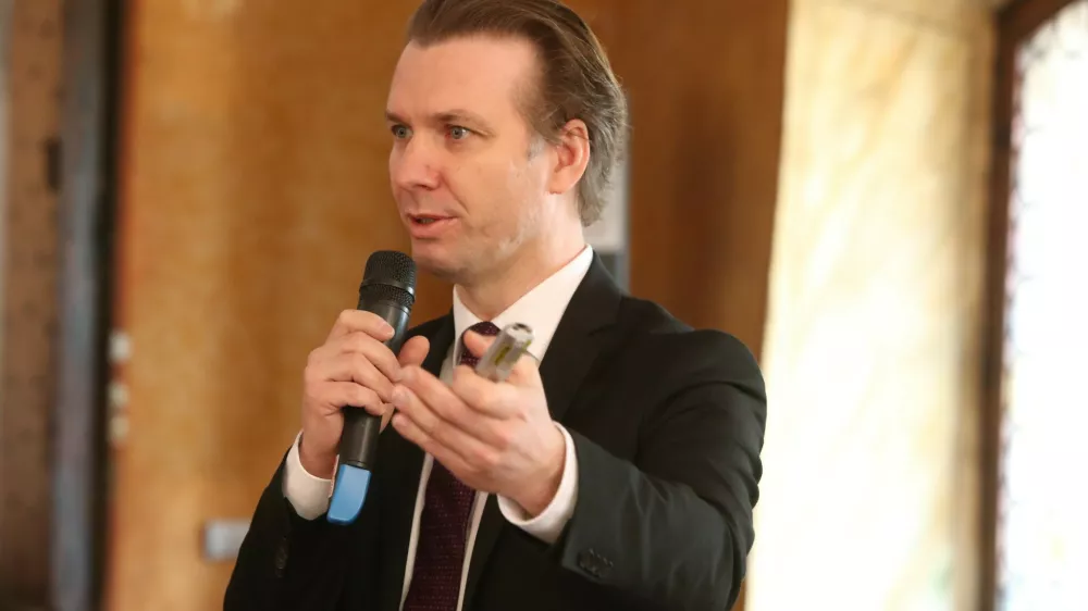 Uro&scaron; Salobir, direktor področja za strate&scaron;ke inovacije pri podjetju Eles