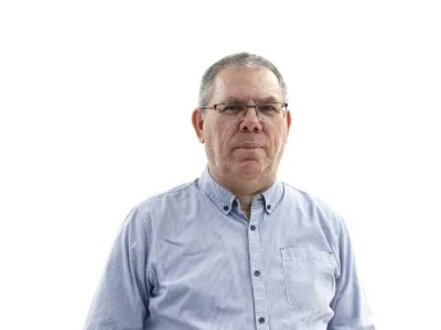 Miha A &Scaron;tamcarZA ONLINE - Redakcija Dnevnik 2024 - portreti za komentarje in kolumne - kolumnisti - komentatorji &ndash; novinarji - portret //FOTO: Luka Cjuha