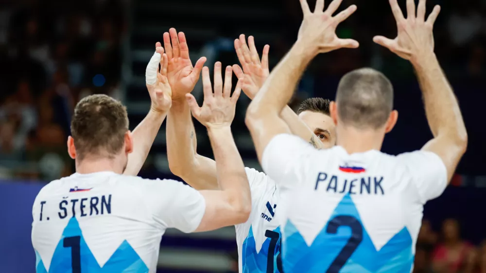 Francija, Pariz.Poletne olimpijske igre 2024 v Parizu.Tekma skupinskega dela odbojkarskega turnirja za moske v skupini A med Slovenijo in Francijo.