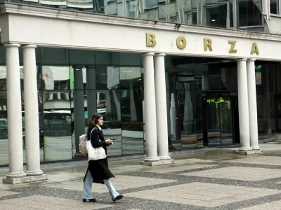 Na Ljubljanski borzi se je včeraj za največ, 6,51 odstotka, znižala vrednost delnice Nove Ljubljanske banke. Foto: Tomaž Skale&nbsp;