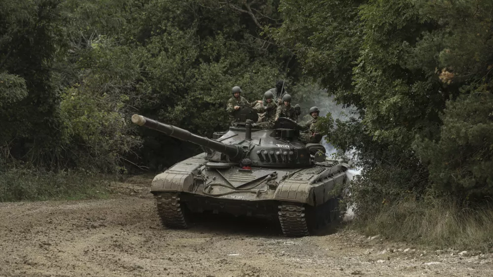 - Tank M-84 - bojno gosenično vozilo - 12.10.2023 - Slovenska vojska (SV) - oklepniki &ndash; bojna vozila - oborožitev //FOTO: Luka Cjuha