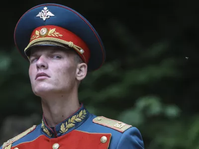 - 26.07.2015 - Ruska kapelica Vr&scaron;ič - slovesnost ob 99. obletnici postavitve Ruske kapelice pod Vr&scaron;ičem - spomin na več kot sto umrlih ruskih vojakov, ujetnikov v prvi svetovni vojni, ki jih je leta 1916 pri gradnji ceste čez prelaz zasul snežni plaz -- dvodnevni delovni obisk predsednika vlade Ruske federacije Dmitrija Medvedjeva v Sloveniji -    ///FOTO: Jaka Gasar