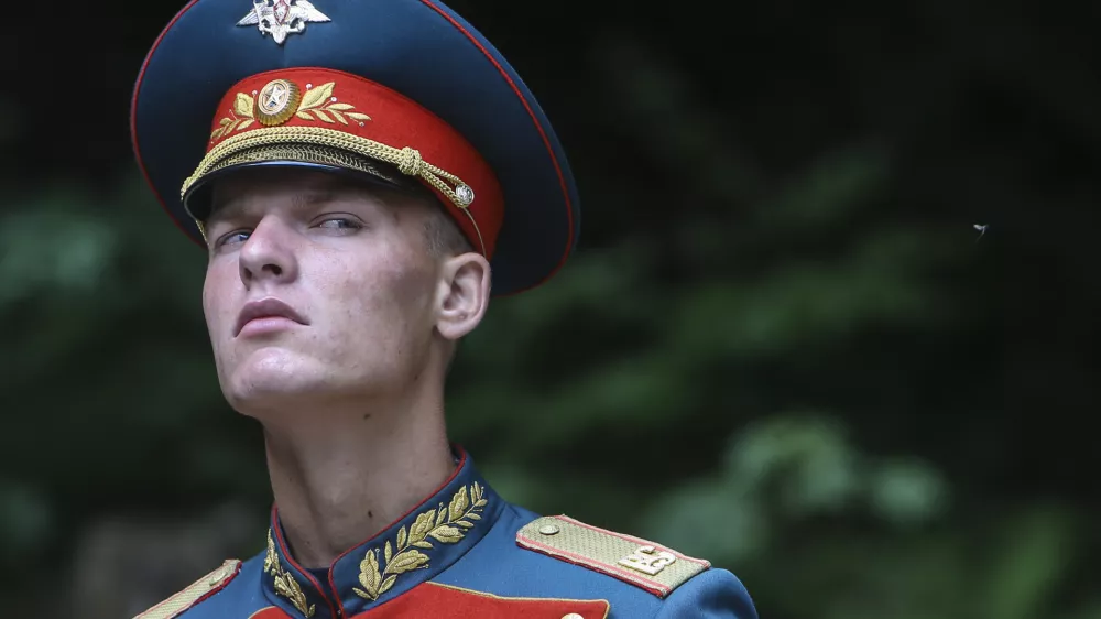 - 26.07.2015 - Ruska kapelica Vr&scaron;ič - slovesnost ob 99. obletnici postavitve Ruske kapelice pod Vr&scaron;ičem - spomin na več kot sto umrlih ruskih vojakov, ujetnikov v prvi svetovni vojni, ki jih je leta 1916 pri gradnji ceste čez prelaz zasul snežni plaz -- dvodnevni delovni obisk predsednika vlade Ruske federacije Dmitrija Medvedjeva v Sloveniji -    ///FOTO: Jaka Gasar