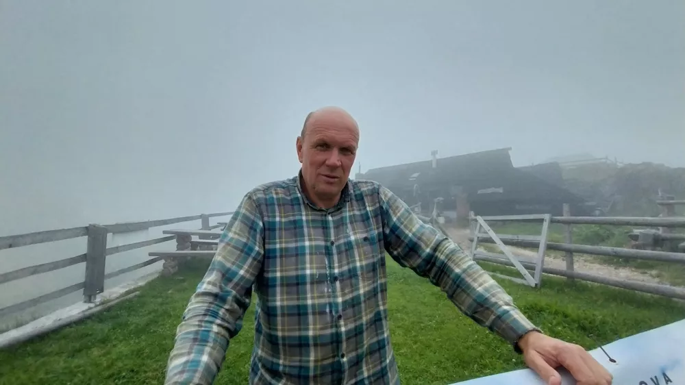 Jani Kemperle je kot pastir na Veliko planino prihajal že kot otrok. Foto:&nbsp;Vesna Levičnik