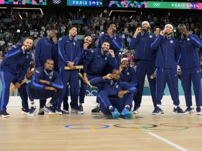 Ko&scaron;arkarji ZDA so se močno razveselili zmage na olimpijskem turnirju, saj so zavedali, kako močna je bila konkurenca. Foto: AP