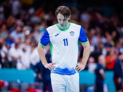 Francija, Lille.Poletne olimpijske igre 2024 v Parizu.Rokometna tekma za bronasto medaljo med Slovenijo in Spanijo.Slovenski rokometas Jure Dolenec.