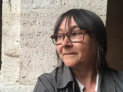 &raquo;Književnost se vedno dogaja prav v trenutku, ko beremo, in je tudi eden najbolj&scaron;ih načinov, da se naučimo brati svet,&laquo; je prepričana &scaron;kotska pisateljica Ali Smith. Foto:&nbsp;Sarah Wood