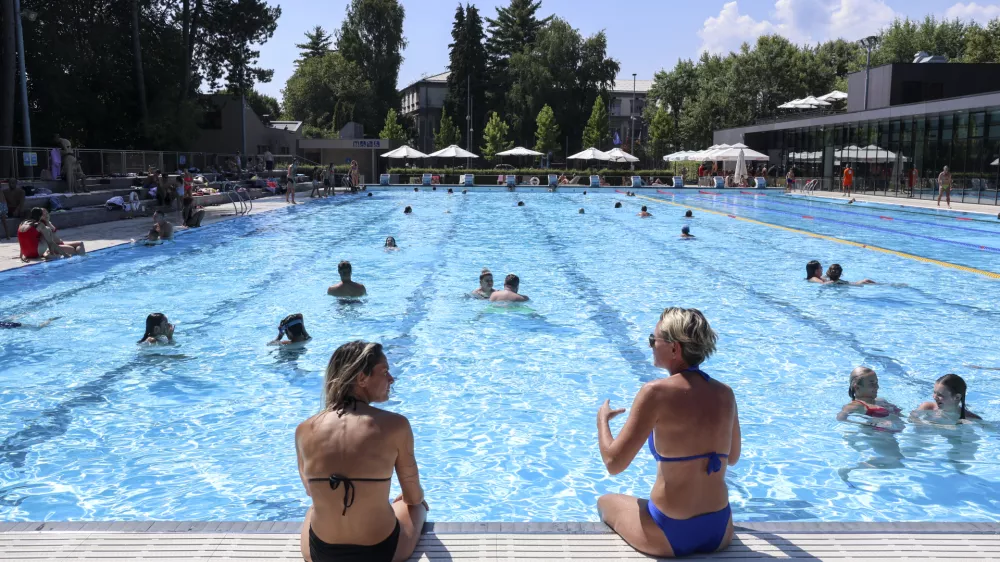 - 15.08.2024 - Kopali&scaron;če Kolezija - bazen, kopalci, kopanje, poletje, otroci //FOTO: Jaka Gasar