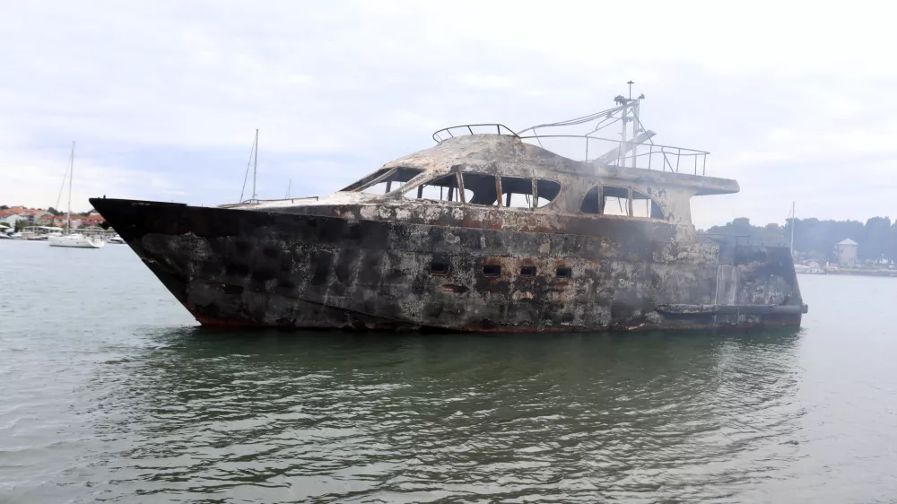 15.05.2024., Medulin - Pozar na brodovima u marini. Photo: Goran Kovacic/PIXSELL