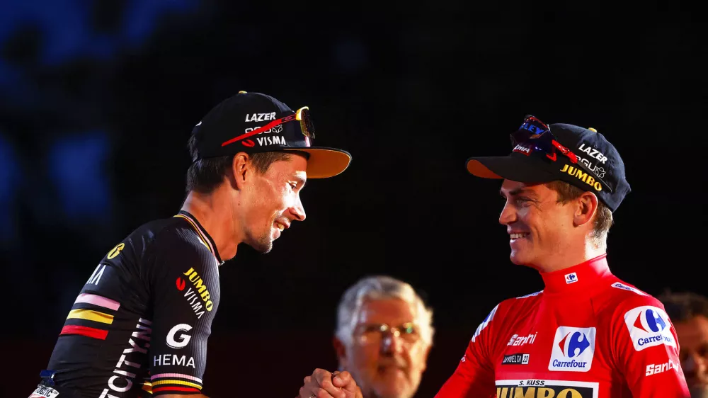 Primož Roglič (levo) in Sepp Kuss (desno) sta v ekipi Vismi-Lease a Bike stkala pravo prijateljsko vez, tokrat pa bosta v &Scaron;paniji tekmeca in prva favorita za končno zmago. Foto:&nbsp;printCyclingAgency