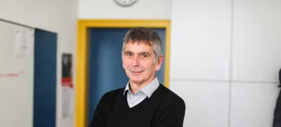 - 12.12.2022 – prof. dr. Marko Stabej, jezikoslovec in pedagog - redni profesor za slovenski jezik na Oddelku za slovenistiko Filozofske fakultete Univerze v Ljubljani. - dnevnikov kolumnist //FOTO: Bojan Velikonja