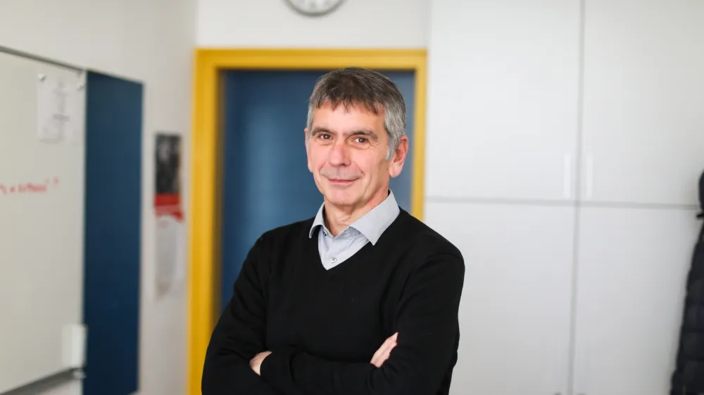 - 12.12.2022 &ndash; prof. dr. Marko Stabej, jezikoslovec in pedagog - redni profesor za slovenski jezik na Oddelku za slovenistiko Filozofske fakultete Univerze v Ljubljani. - dnevnikov kolumnist //FOTO: Bojan Velikonja