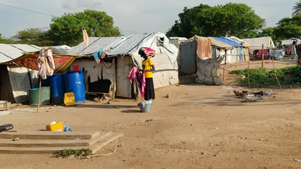 V begunskem kampu v Jubi v Južnem Sudanu, ki je zgrajen kar na pokopali&scaron;ču, biva več kot 1200 ljudi.