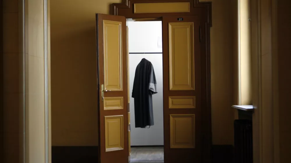 tožilstvo simbolična fotografija sodi&scaron;če tožilska toga//FOTO: Tomaž Skale 