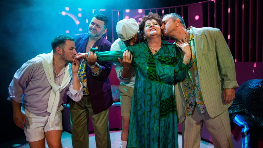 ŽIVLJENJE PODEŽELSKIH PLEJBOJEV F Ale&scaron; Ko&scaron;ir