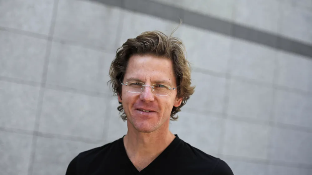 Primož &Scaron;terbenc, pisatelj in strokovnjak za mednarodno-politična vpra&scaron;anja         //FOTO: Luka Cjuha