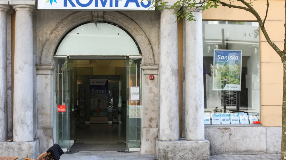 Obstaja pomembna negotovost, ki lahko vzbudi dvom o sposobnosti družbe, da nadaljuje kot delujoče podjetje, so v zadnjem javno dostopnem letnem poročilu o poslovanju za leto 2022 opozorili Kompasovi revizorji. Fotografija je simbolična. Foto: Bojan Velikonja&nbsp;