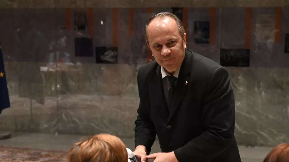 Branko Grims- 13.05.2022 &ndash; Državni zbor (DZ) &ndash; 1. ustanovna seja DZ - novoizvoljeni poslanci in poslanke prve seje 9. parlamentarnega sklica - //FOTO: Nik Erik Neubauer