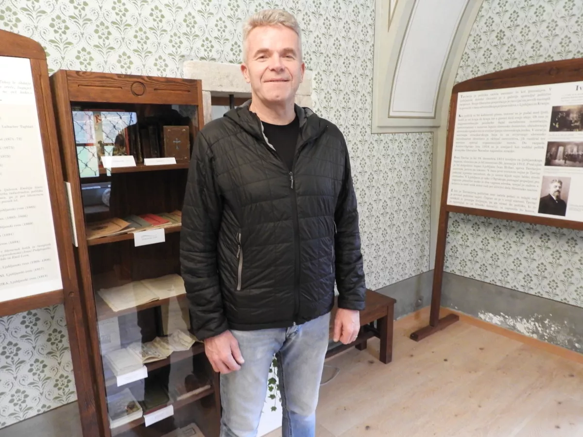 Milan Čadež, župan občine Gorenja vas - Poljane: &raquo;Velika ovira je počasen potek sanacije vodotokov, za katerega je pristojna direkcija za vode. Sanacijski program na vodotokih se sploh &scaron;e ni začel izvajati, predprogram sanacije pa za vodotoke ni bil uveden.&laquo;