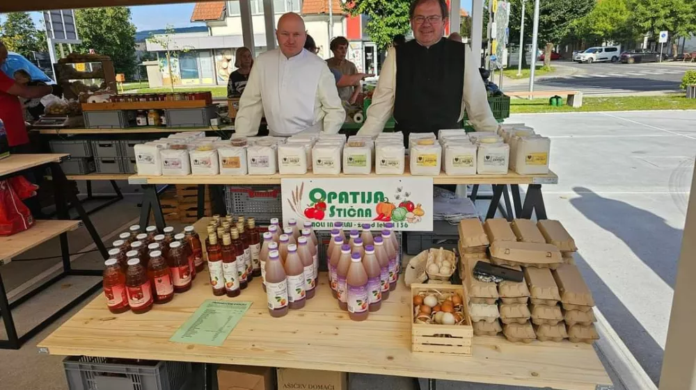 Sti&scaron;ki opat na tržnici / Foto: Maksimilijan File